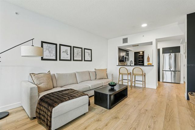 322 E CENTRAL BOULEVARD 806, Orlando, FL 32801