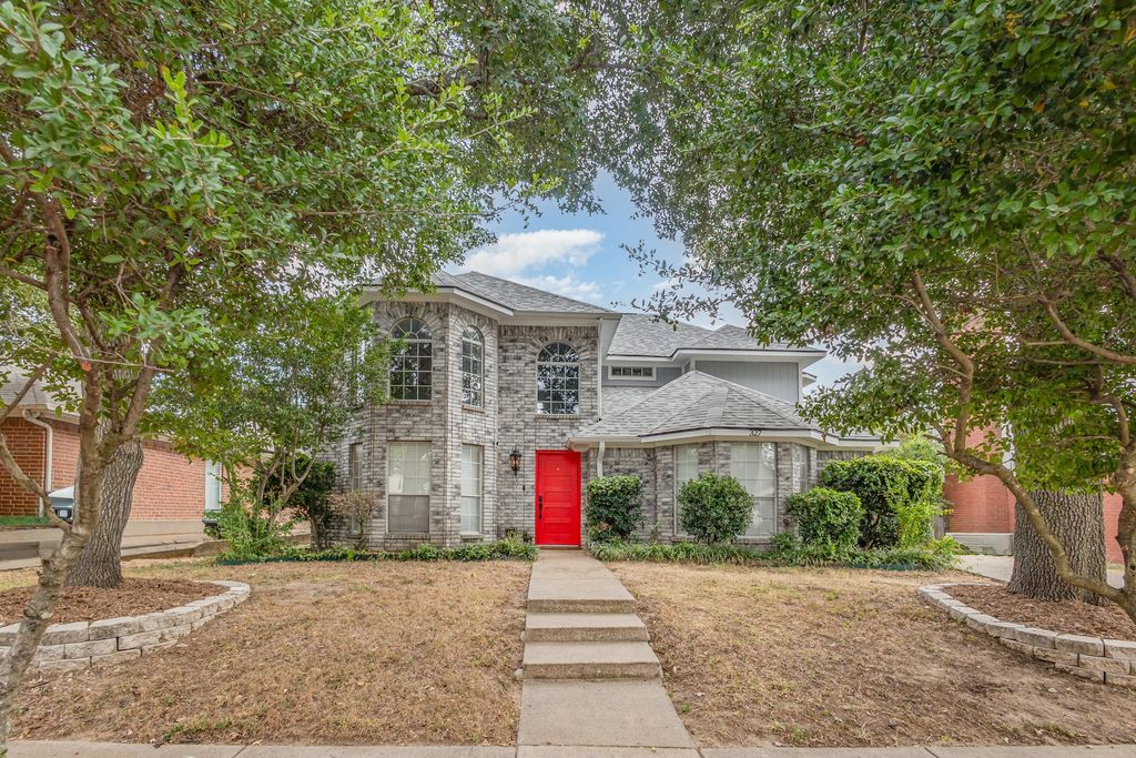 327 Trees Drive, Cedar Hill, TX 75104