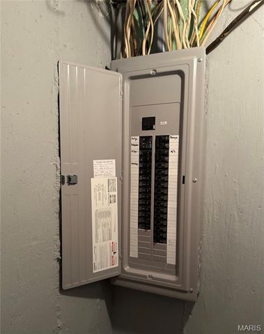 9133 Kit Drive, St Louis, MO 63123