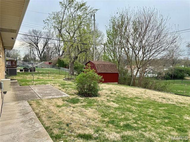 9133 Kit Drive, St Louis, MO 63123