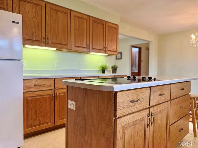 9133 Kit Drive, St Louis, MO 63123