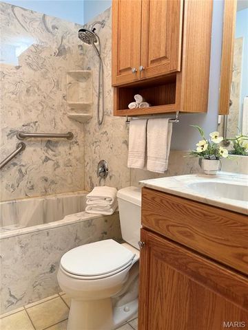 9133 Kit Drive, St Louis, MO 63123