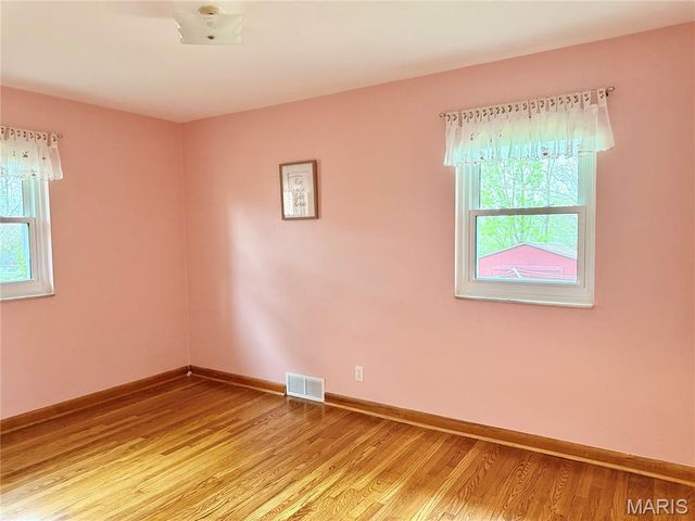 9133 Kit Drive, St Louis, MO 63123