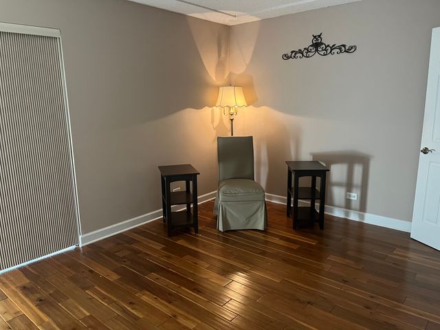 920 Vose Drive 105, Gurnee, IL 60031