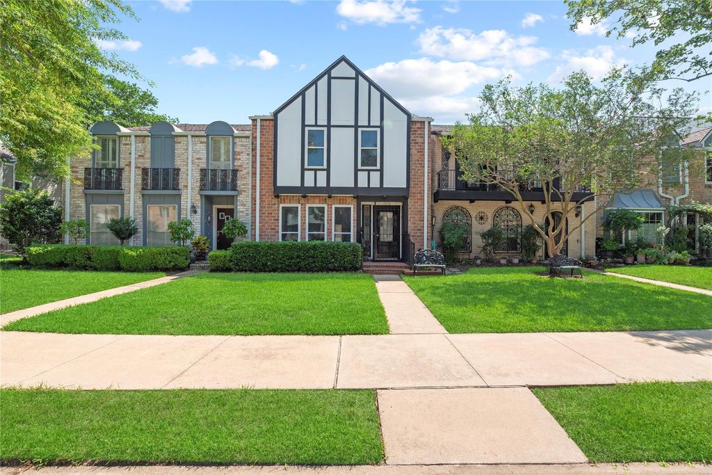 1310 Country Place Drive, Houston, TX 77079