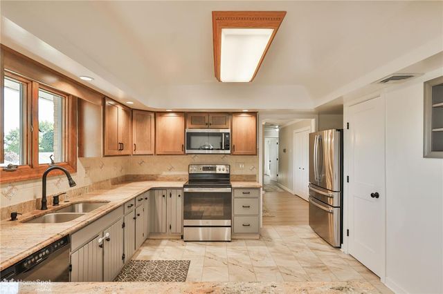 6124 Hilltop Road, Upper Macungie Twp, PA 18069