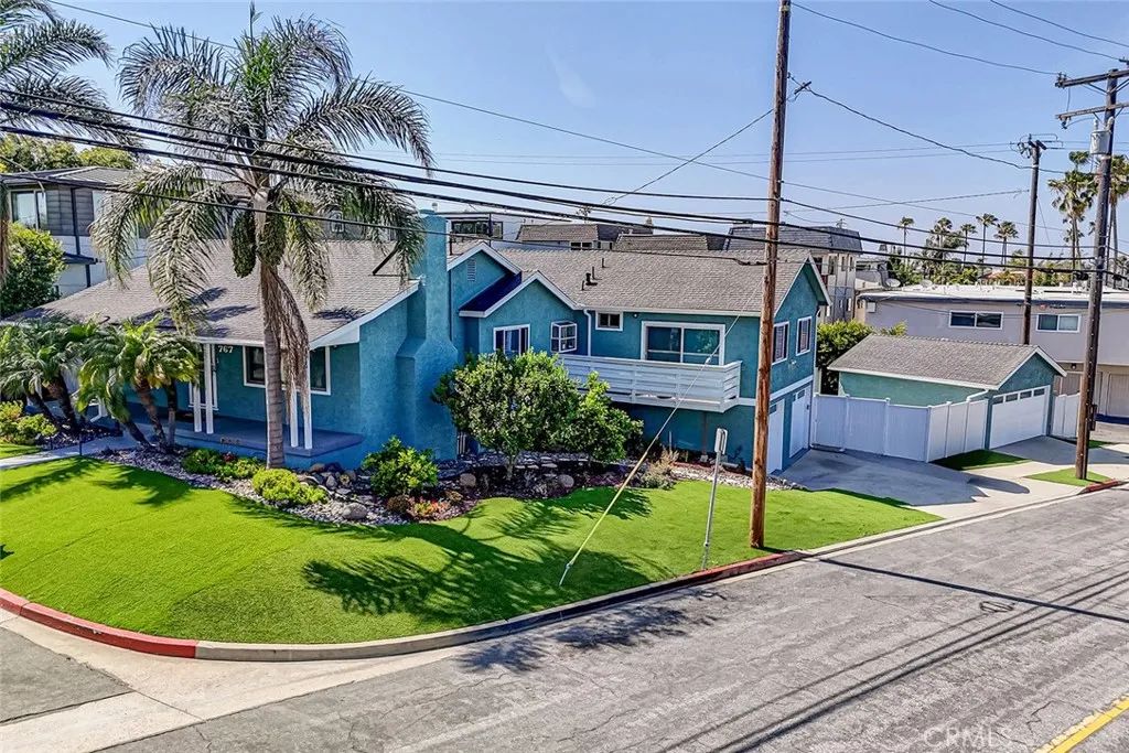 767 11th, Manhattan Beach, CA 90266
