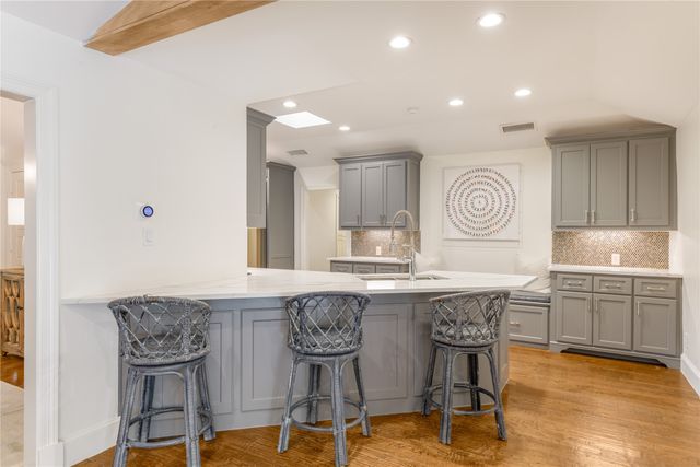 9148 Clearlake Drive, Dallas, TX 75225