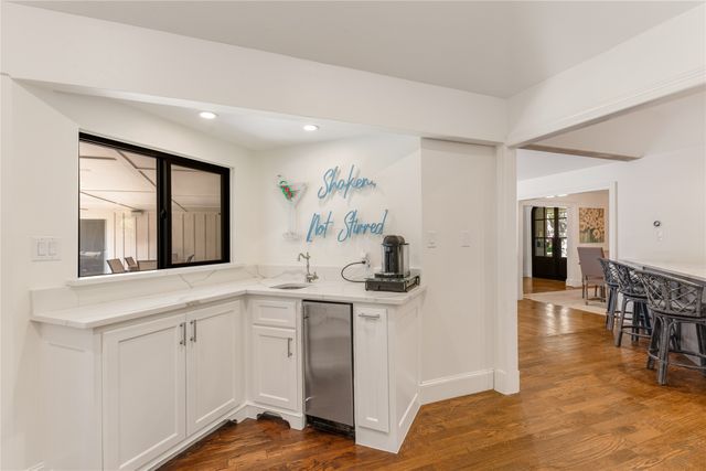 9148 Clearlake Drive, Dallas, TX 75225