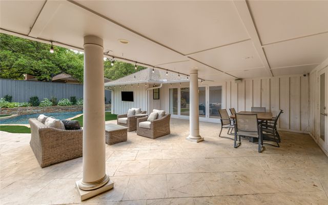 9148 Clearlake Drive, Dallas, TX 75225