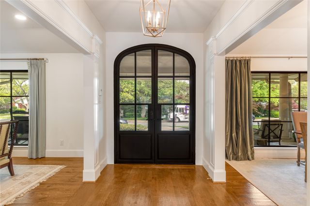 9148 Clearlake Drive, Dallas, TX 75225