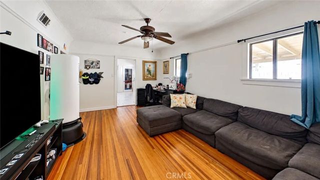 1707 E Poinsettia Street, Long Beach, CA 90805