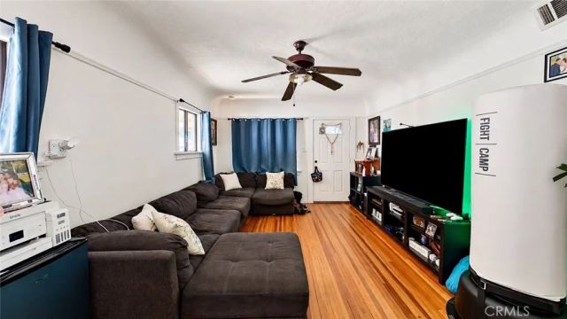 1707 E Poinsettia Street, Long Beach, CA 90805