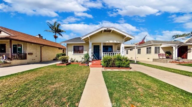 1707 E Poinsettia Street, Long Beach, CA 90805