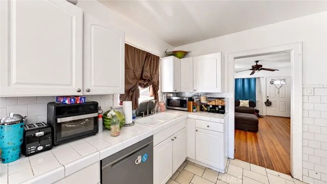 1707 E Poinsettia Street, Long Beach, CA 90805