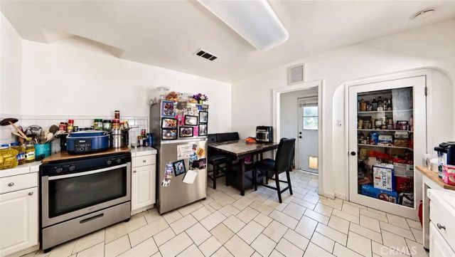 1707 E Poinsettia Street, Long Beach, CA 90805