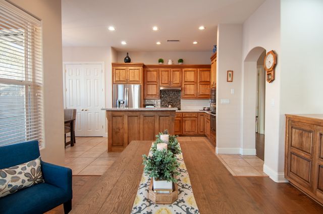 6128 Purple Aster Lane NE, Albuquerque, NM 87111