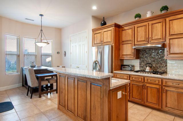 6128 Purple Aster Lane NE, Albuquerque, NM 87111