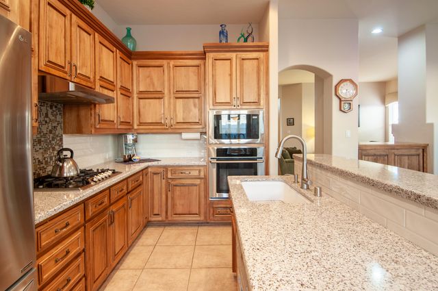 6128 Purple Aster Lane NE, Albuquerque, NM 87111