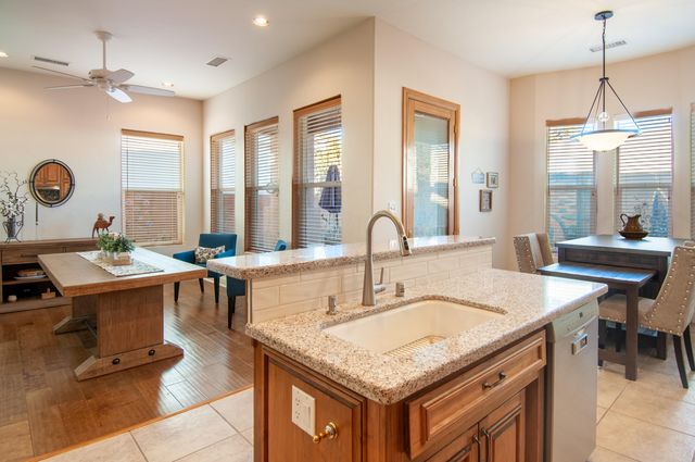 6128 Purple Aster Lane NE, Albuquerque, NM 87111