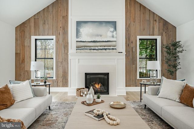 1427 SUGARTOWN RD, Berwyn, PA 19312