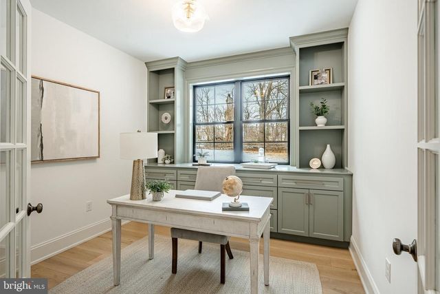 1427 SUGARTOWN RD, Berwyn, PA 19312