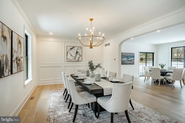 1427 SUGARTOWN RD, Berwyn, PA 19312