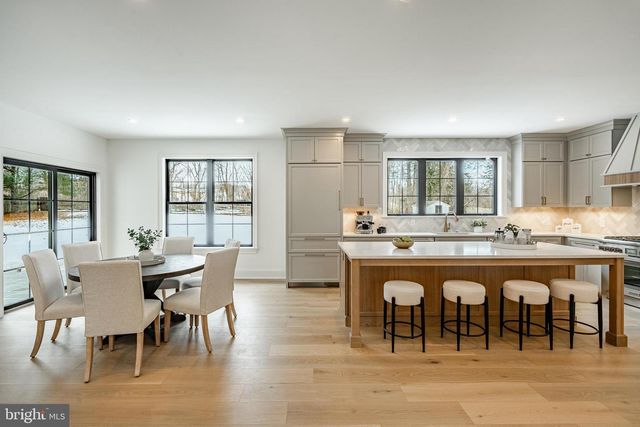 1427 SUGARTOWN RD, Berwyn, PA 19312