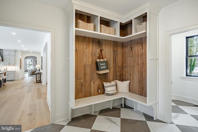 1427 SUGARTOWN RD, Berwyn, PA 19312