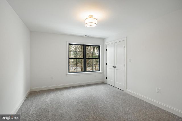 1427 SUGARTOWN RD, Berwyn, PA 19312