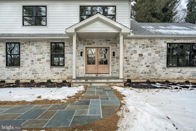 1427 SUGARTOWN RD, Berwyn, PA 19312