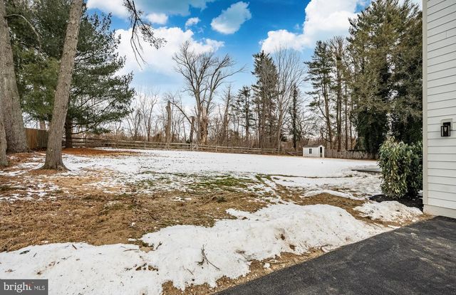 1427 SUGARTOWN RD, Berwyn, PA 19312