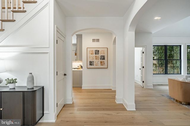 1427 SUGARTOWN RD, Berwyn, PA 19312