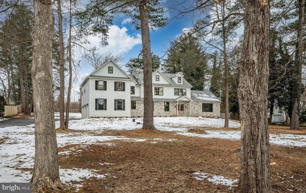 1427 SUGARTOWN RD, Berwyn, PA 19312