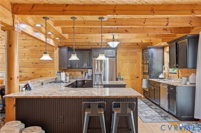 8401 Hicks Island Rd, Lanexa, VA 23089