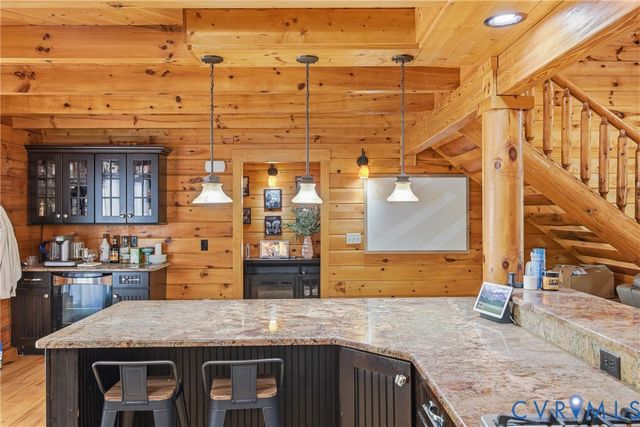 8401 Hicks Island Rd, Lanexa, VA 23089