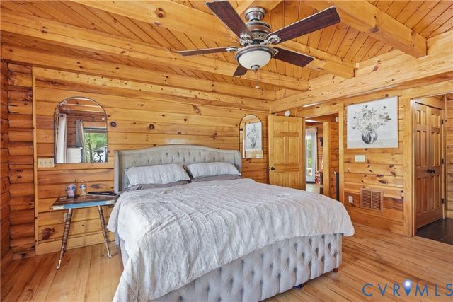 8401 Hicks Island Rd, Lanexa, VA 23089