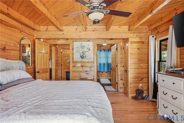 8401 Hicks Island Rd, Lanexa, VA 23089