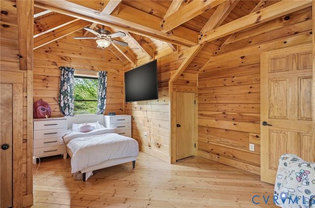 8401 Hicks Island Rd, Lanexa, VA 23089