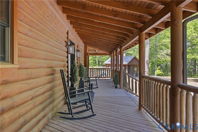8401 Hicks Island Rd, Lanexa, VA 23089