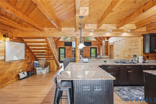 8401 Hicks Island Rd, Lanexa, VA 23089