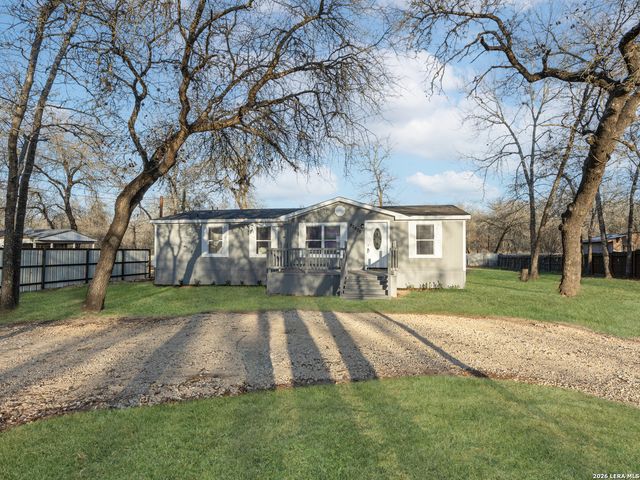 22906 Fawn Trail, Elmendorf, TX 78112