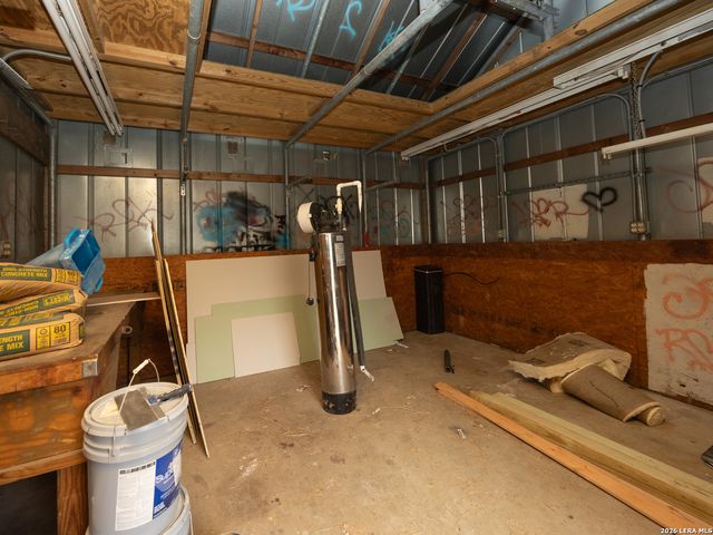 22906 Fawn Trail, Elmendorf, TX 78112