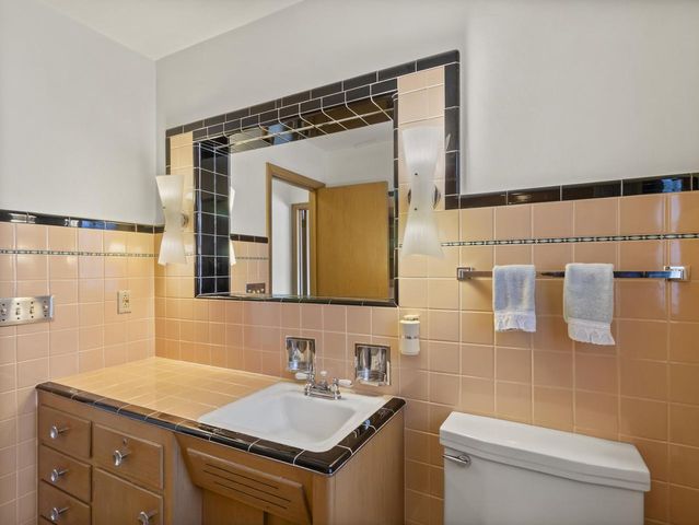 5701 W Stack DRIVE, Milwaukee, WI 53219