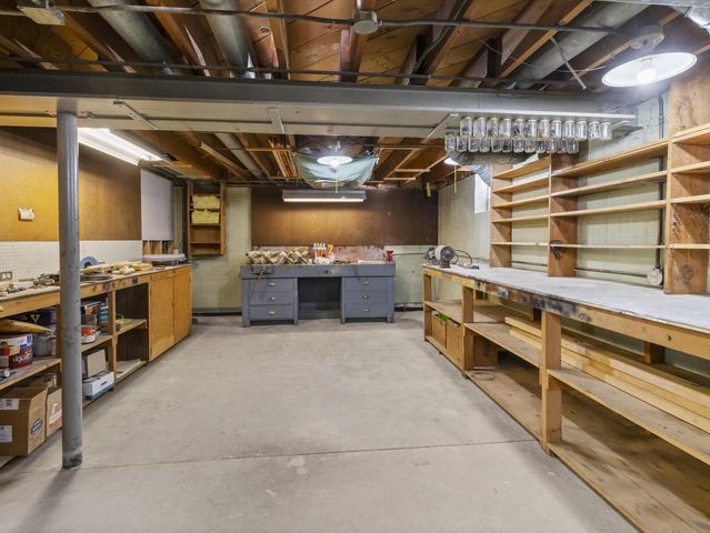 5701 W Stack DRIVE, Milwaukee, WI 53219