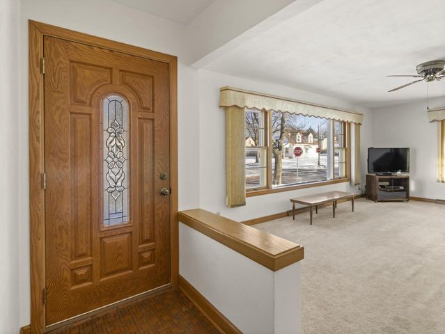 5701 W Stack DRIVE, Milwaukee, WI 53219