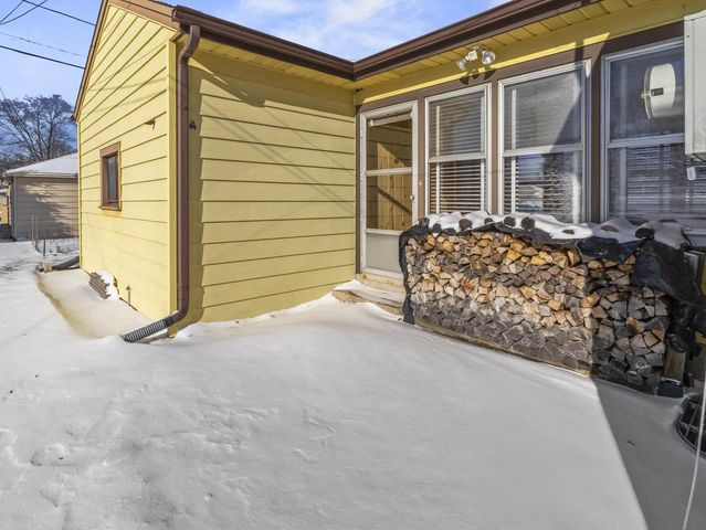 5701 W Stack DRIVE, Milwaukee, WI 53219