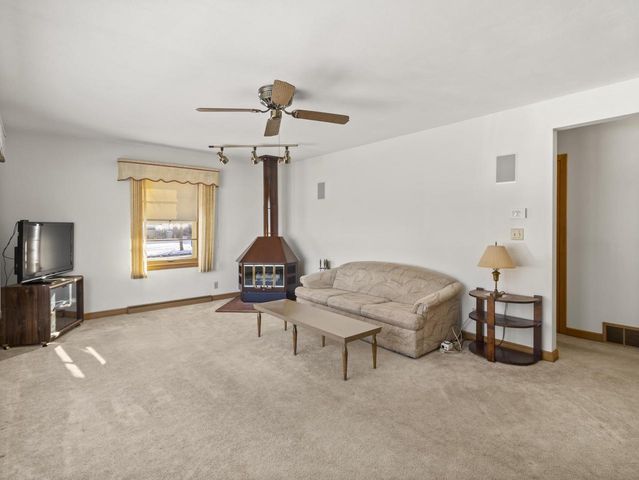 5701 W Stack DRIVE, Milwaukee, WI 53219