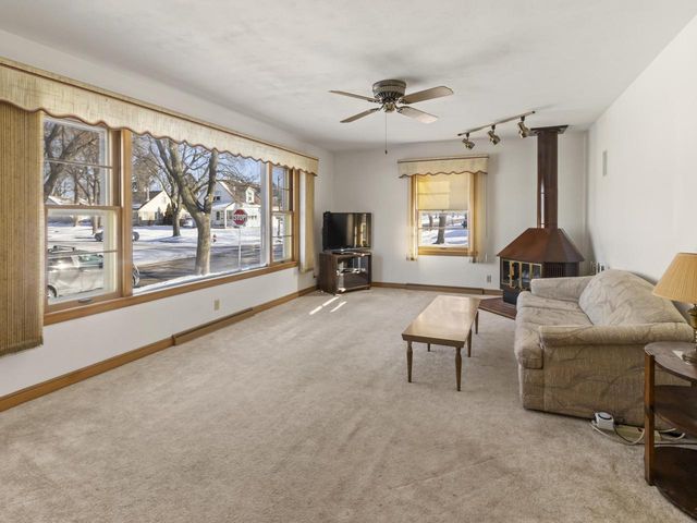 5701 W Stack DRIVE, Milwaukee, WI 53219