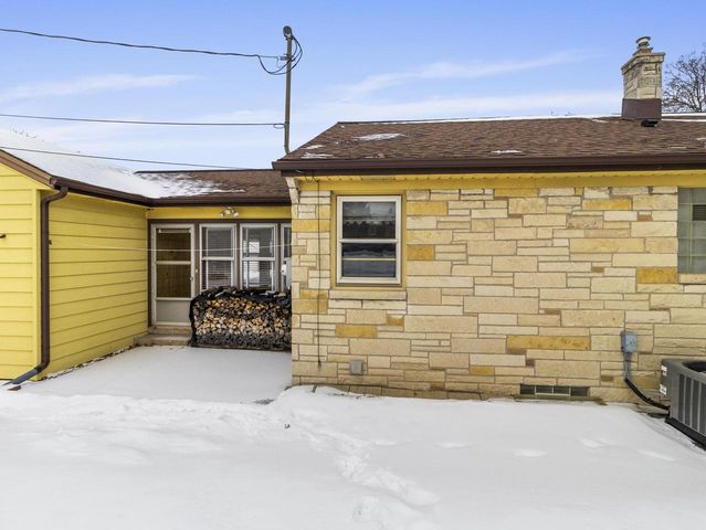 5701 W Stack DRIVE, Milwaukee, WI 53219